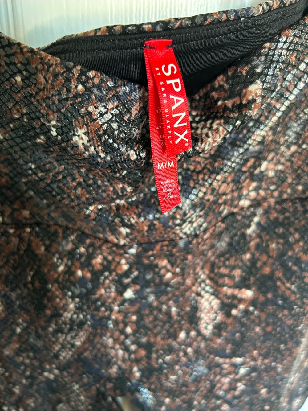 SPANX Metallic Snake-Print Leggings in Brown and Black - Picture 3 of 4